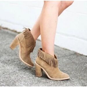 Joie Leather Loren Fringe Suede Mousse Tan Booties Women’s 38 1/2 NEW